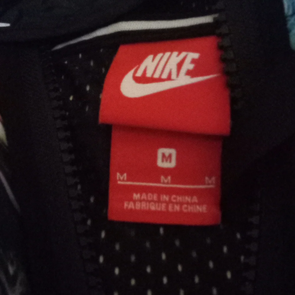 Nike vintage pullover hoodie rain jacket also size med - Picture 3 of 6